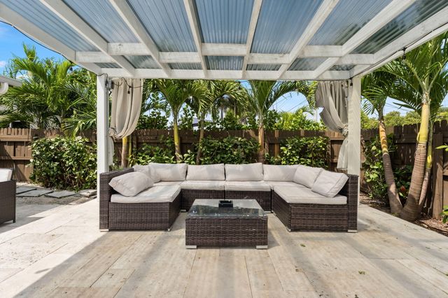 1243 GARFIELD Street, Hollywood, FL 33019