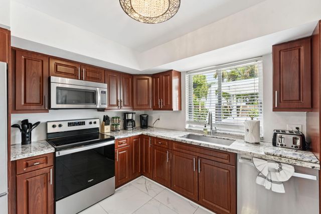 1243 GARFIELD Street, Hollywood, FL 33019