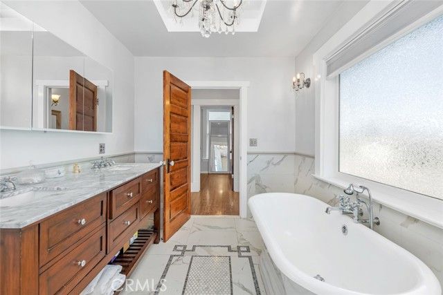 2124 20th Street, Bakersfield, CA 93301