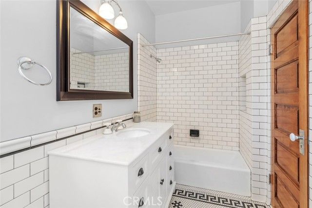 2124 20th Street, Bakersfield, CA 93301