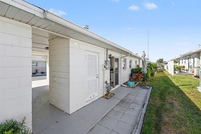 12400 PARK BOULEVARD 311, Seminole, FL 33772