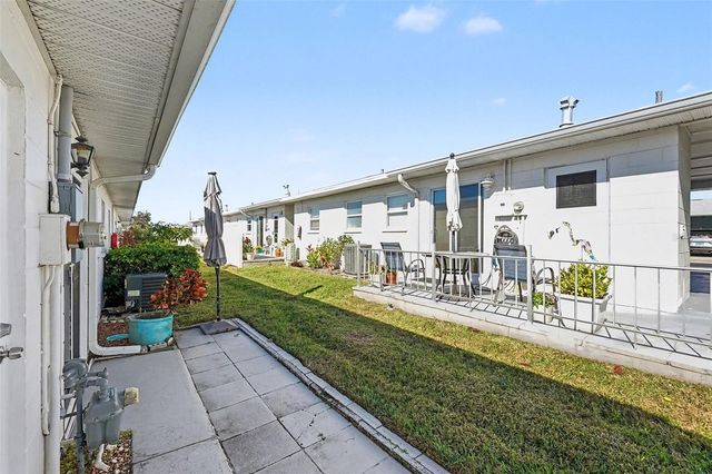 12400 PARK BOULEVARD 311, Seminole, FL 33772