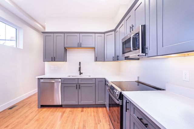 9 E 9th Street, Covington, KY 41011
