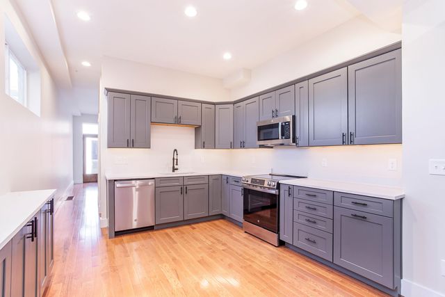 9 E 9th Street, Covington, KY 41011