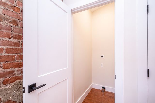 9 E 9th Street, Covington, KY 41011
