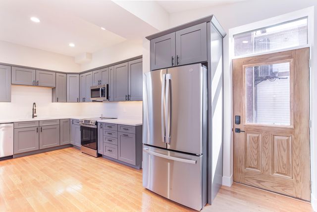 9 E 9th Street, Covington, KY 41011