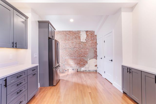 9 E 9th Street, Covington, KY 41011