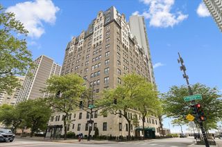 6101 N Sheridan Road 14D, Chicago, IL 60660