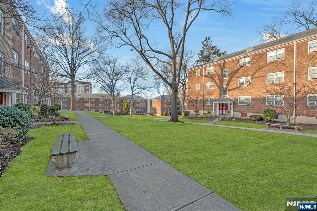 1472 W Terrace Circle 2, Teaneck, NJ 07666