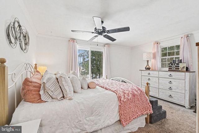 2141 CLOVERFIELD DR, Lebanon, PA 17046