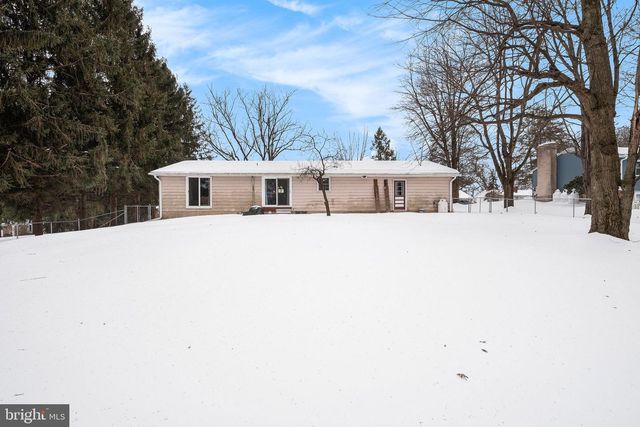 2141 CLOVERFIELD DR, Lebanon, PA 17046