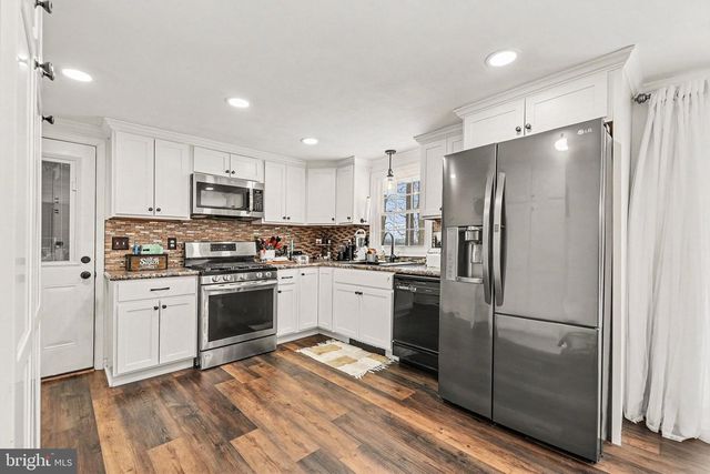 2141 CLOVERFIELD DR, Lebanon, PA 17046