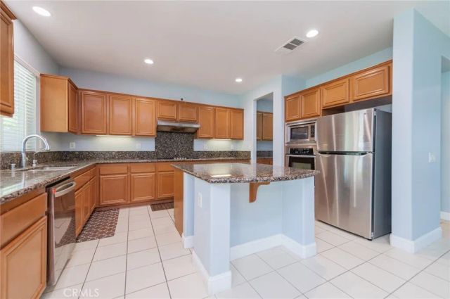 12939 Thornbury Lane, Eastvale, CA 92880