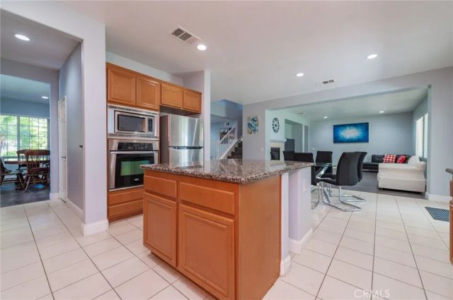 12939 Thornbury Lane, Eastvale, CA 92880