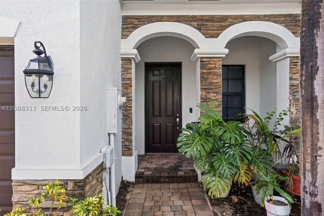 11249 NW 88th Ter, Doral, FL 33178