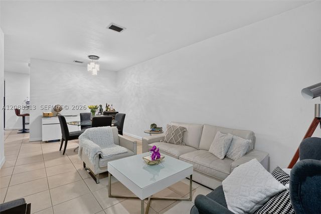 11249 NW 88th Ter, Doral, FL 33178