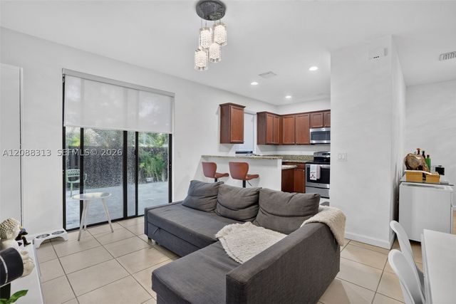 11249 NW 88th Ter, Doral, FL 33178