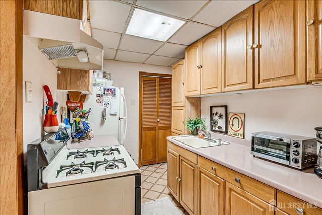 450 Crows Mill Road, Fords, NJ 08863