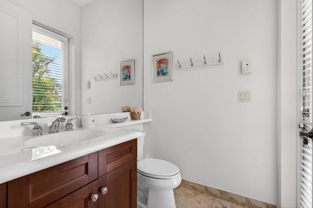 17728 Villa Club Way, Boca Raton, FL 33496