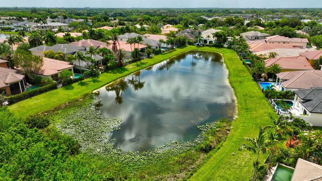 17728 Villa Club Way, Boca Raton, FL 33496
