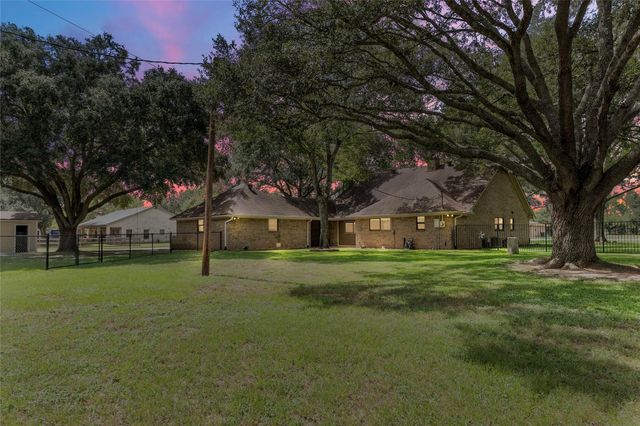 3503 Quail Circle, Sealy, TX 77474