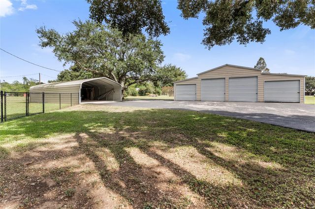 3503 Quail Circle, Sealy, TX 77474