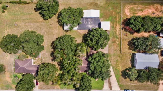 3503 Quail Circle, Sealy, TX 77474