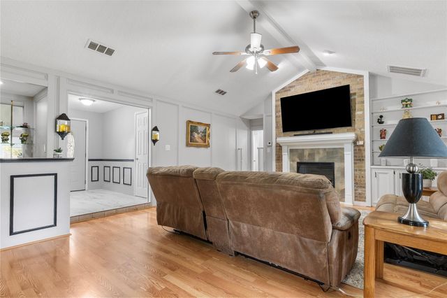 3503 Quail Circle, Sealy, TX 77474