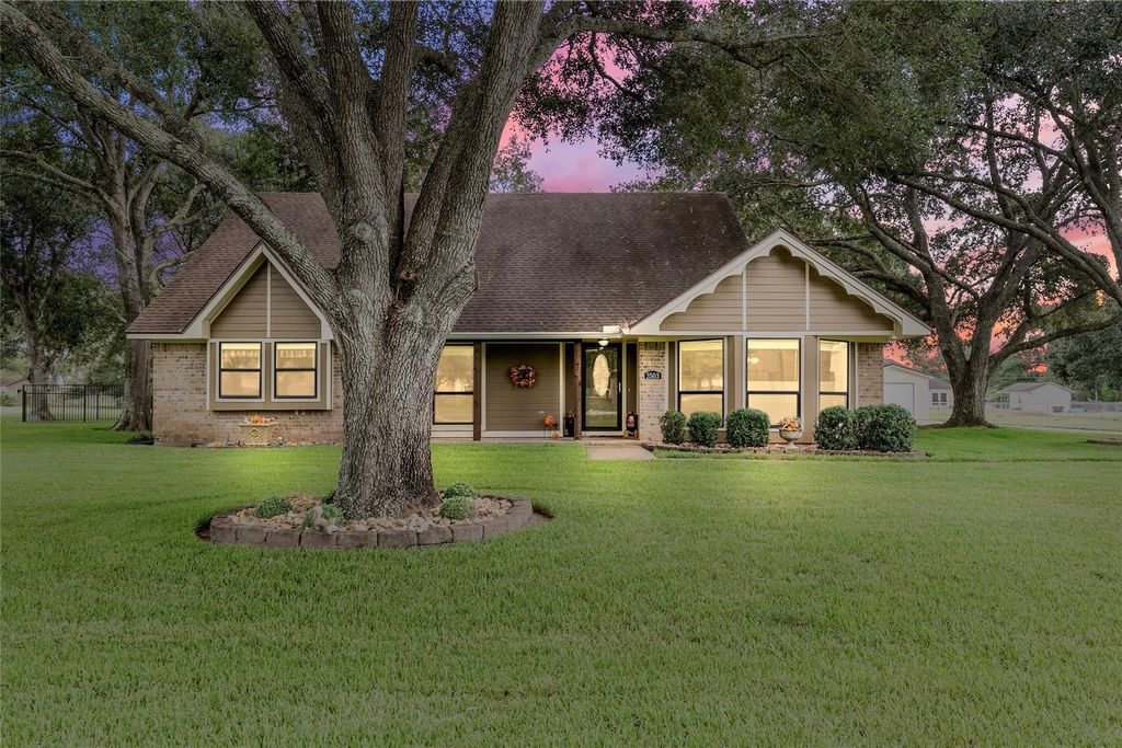 3503 Quail Circle, Sealy, TX 77474