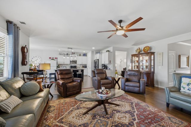 1303 Sylvan Park Dr, Spring Hill, TN 37174