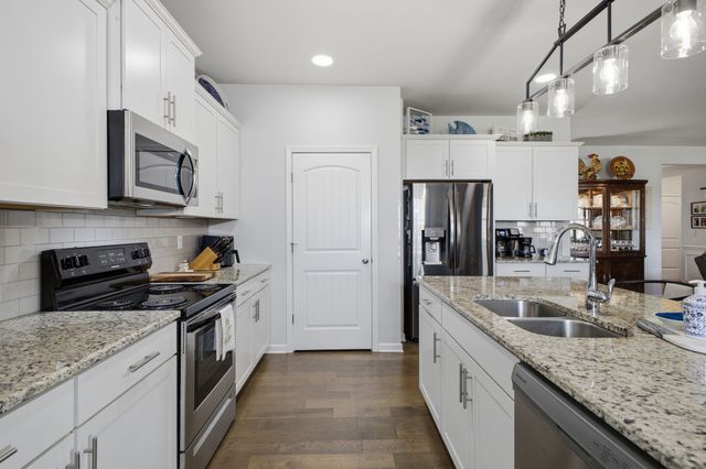 1303 Sylvan Park Dr, Spring Hill, TN 37174