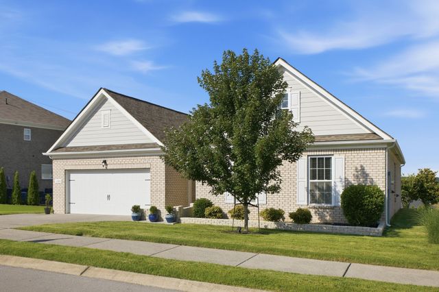 1303 Sylvan Park Dr, Spring Hill, TN 37174