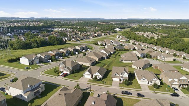 1303 Sylvan Park Dr, Spring Hill, TN 37174