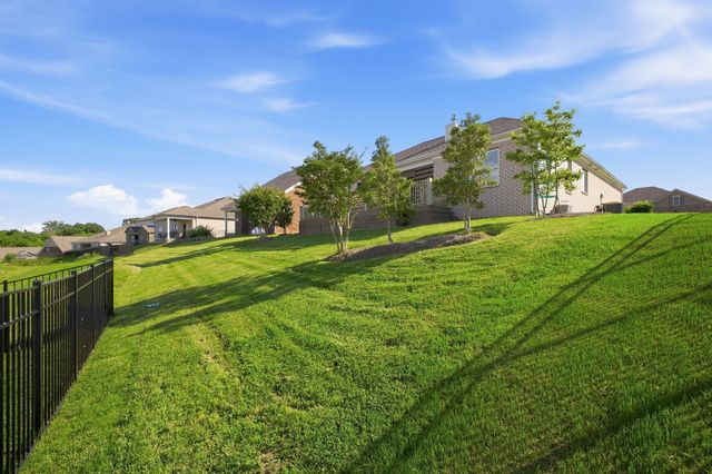 1303 Sylvan Park Dr, Spring Hill, TN 37174