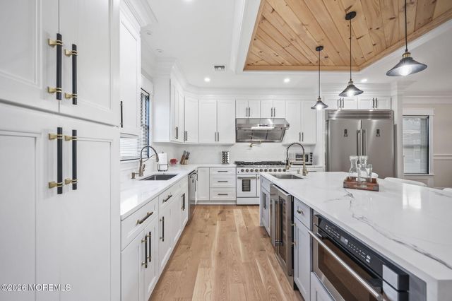 125 Grant Avenue, Eatontown, NJ 07724