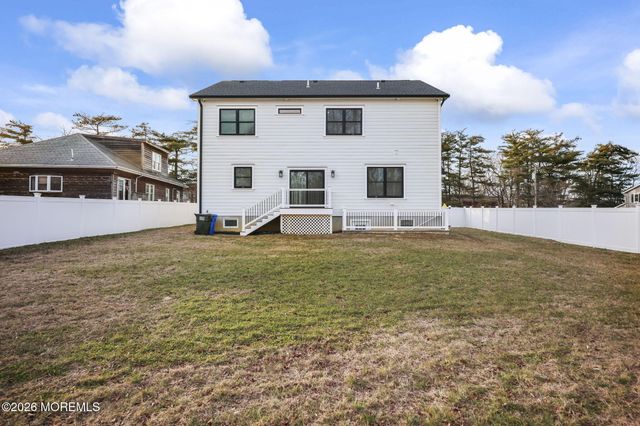 125 Grant Avenue, Eatontown, NJ 07724