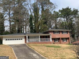 2449 Woodhill Lane, East Point, GA 30344