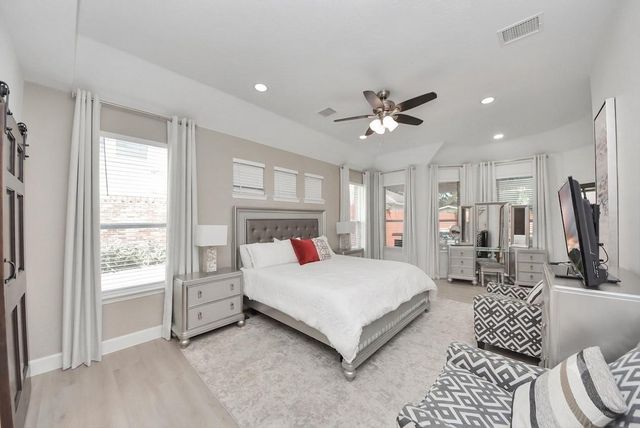 1810 Blue Water Bay Drive, Katy, TX 77494