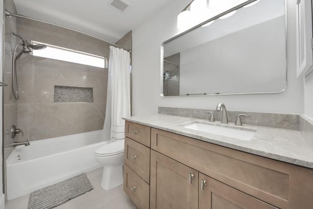 1810 Blue Water Bay Drive, Katy, TX 77494