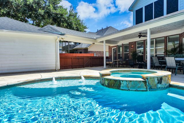 1810 Blue Water Bay Drive, Katy, TX 77494