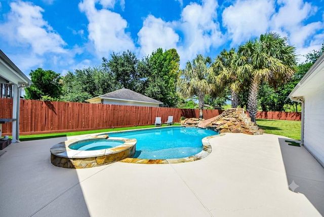 1810 Blue Water Bay Drive, Katy, TX 77494