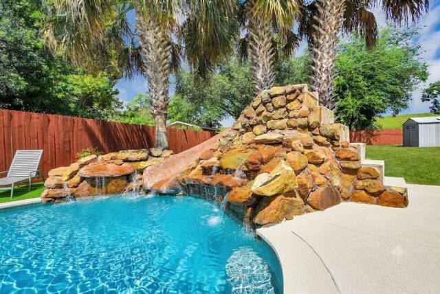 1810 Blue Water Bay Drive, Katy, TX 77494