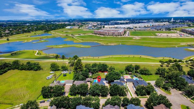 1810 Blue Water Bay Drive, Katy, TX 77494