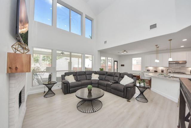 1810 Blue Water Bay Drive, Katy, TX 77494