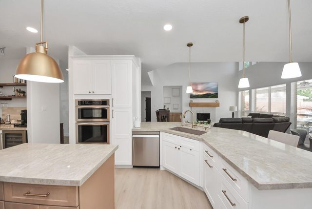 1810 Blue Water Bay Drive, Katy, TX 77494