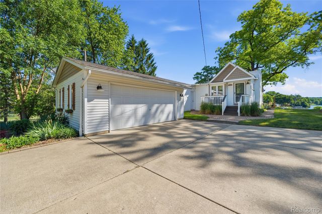 10470 King Road, Springfield Charter Township, MI 48350