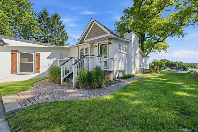 10470 King Road, Springfield Charter Township, MI 48350