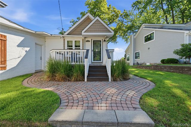 10470 King Road, Springfield Charter Township, MI 48350