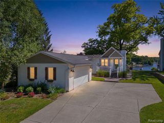 10470 King Road, Springfield Charter Township, MI 48350