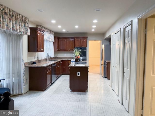 1605 HUTCHINSON LN, Silver Spring, MD 20906